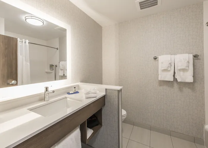 Express & - North - Happy Valley By Ihg