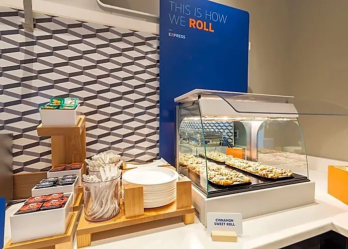 Express & - North - Happy Valley By Ihg Phoenix
